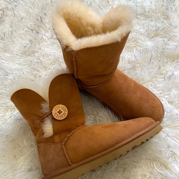 ✨UGG Bailey Button Boot | Chestnut Suede | Size 6 - Picture 8 of 8